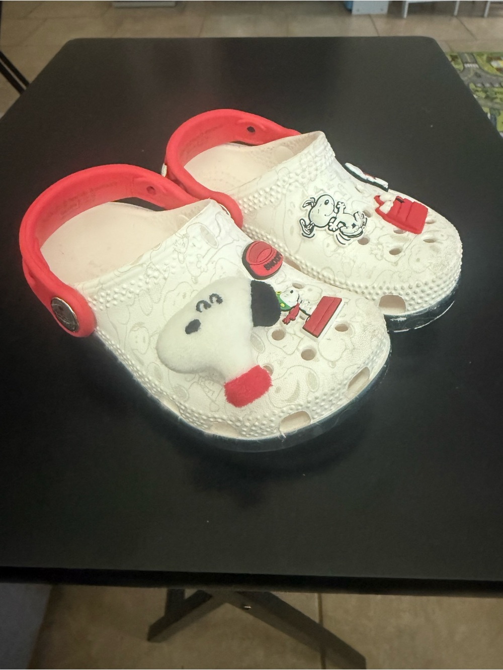 Crocs Peanuts Snoopy Classic Clogs Toddler Size C7 White Red with Jibbitz